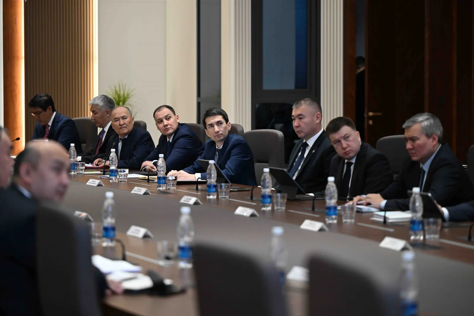 Глава Кабмина Адылбек Касымалиев поручил руководителям госорганов и местных органов власти ускорить работу с документами в системе «Инфодокс»