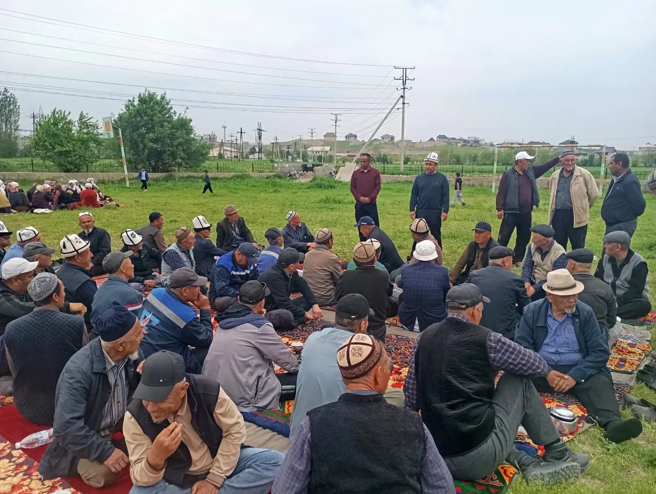 КӨП-ТАМ УЧАСТКАСЫНДА, БОСТОН АЙЫЛЫНДА ЖАНА  ТАЖИКУЛ БАЛБАН КӨЧӨСҮНДӨГҮ ЖАРАНДАР МЕНЕН ЖОЛУГУШУУ ӨТКӨРҮЛДҮ.